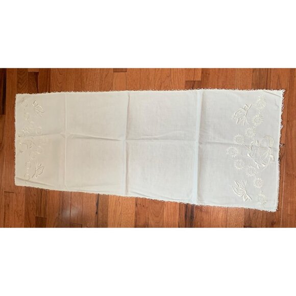 Hand-Embroidered White Linen Table Runner With Floral & Butterfly Design 42x16 - Picture 1 of 9